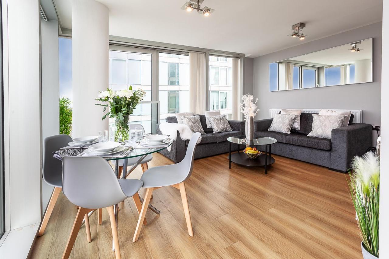 Smart Stay: 2br With Parking * Milton Keynes
