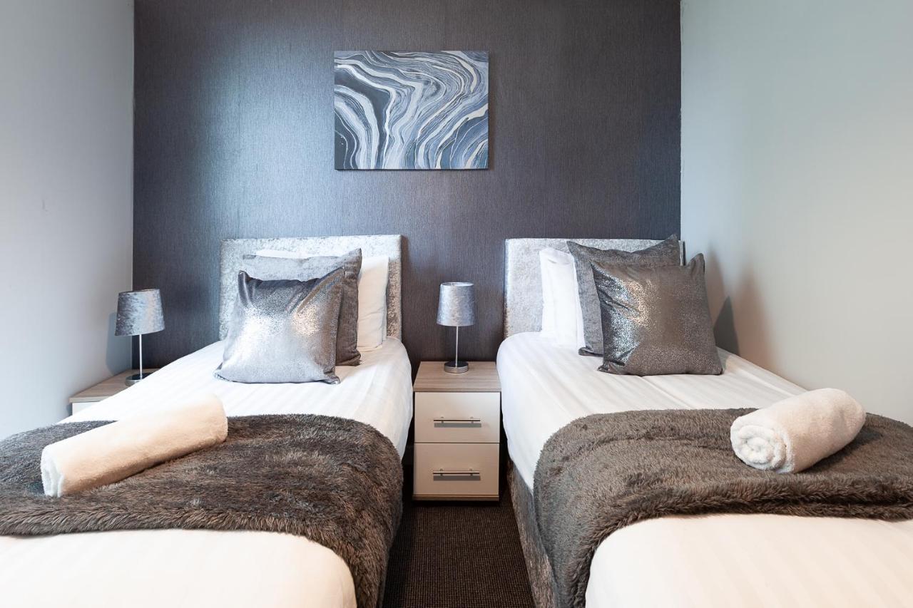 Smart Stay: 2br With Parking * Milton Keynes
