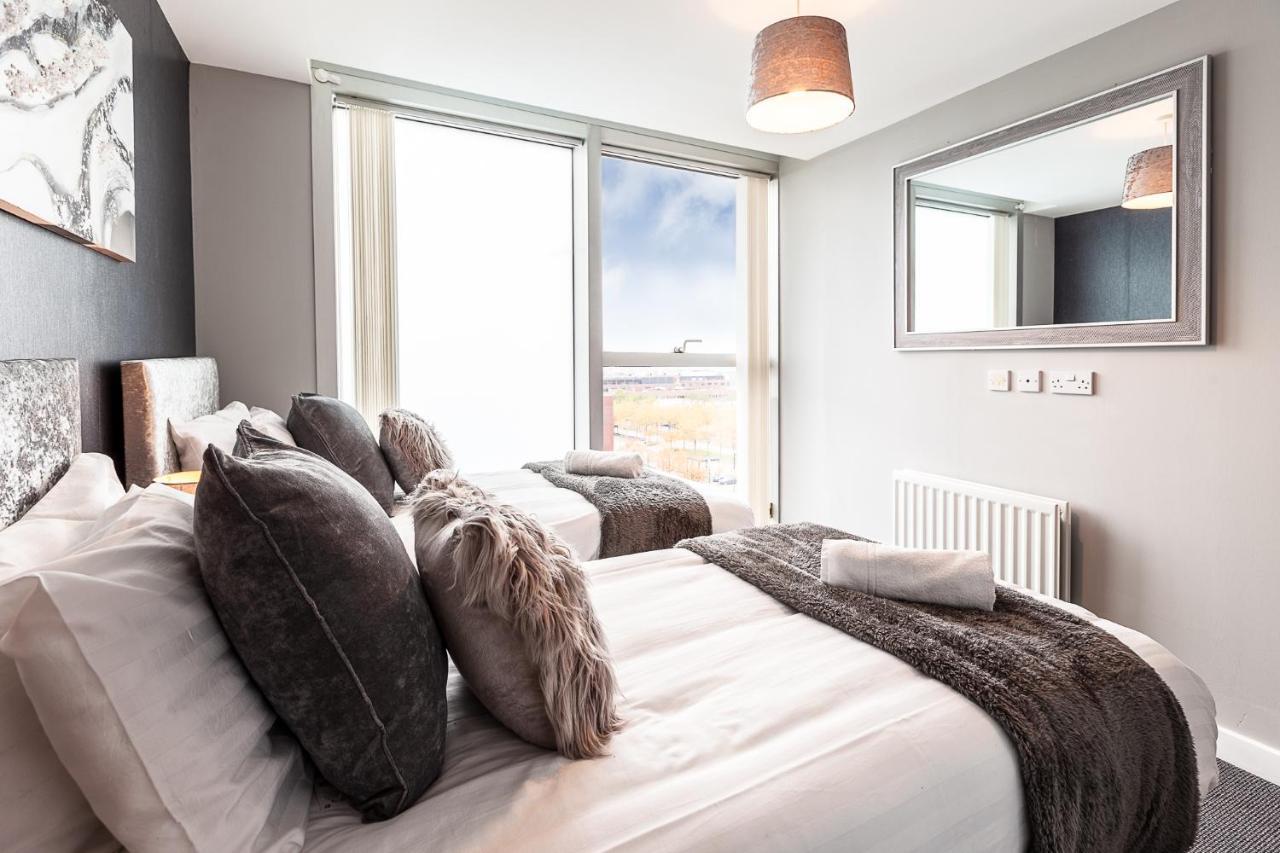 Apartment Smart Stay: 2br With Parking Milton Keynes