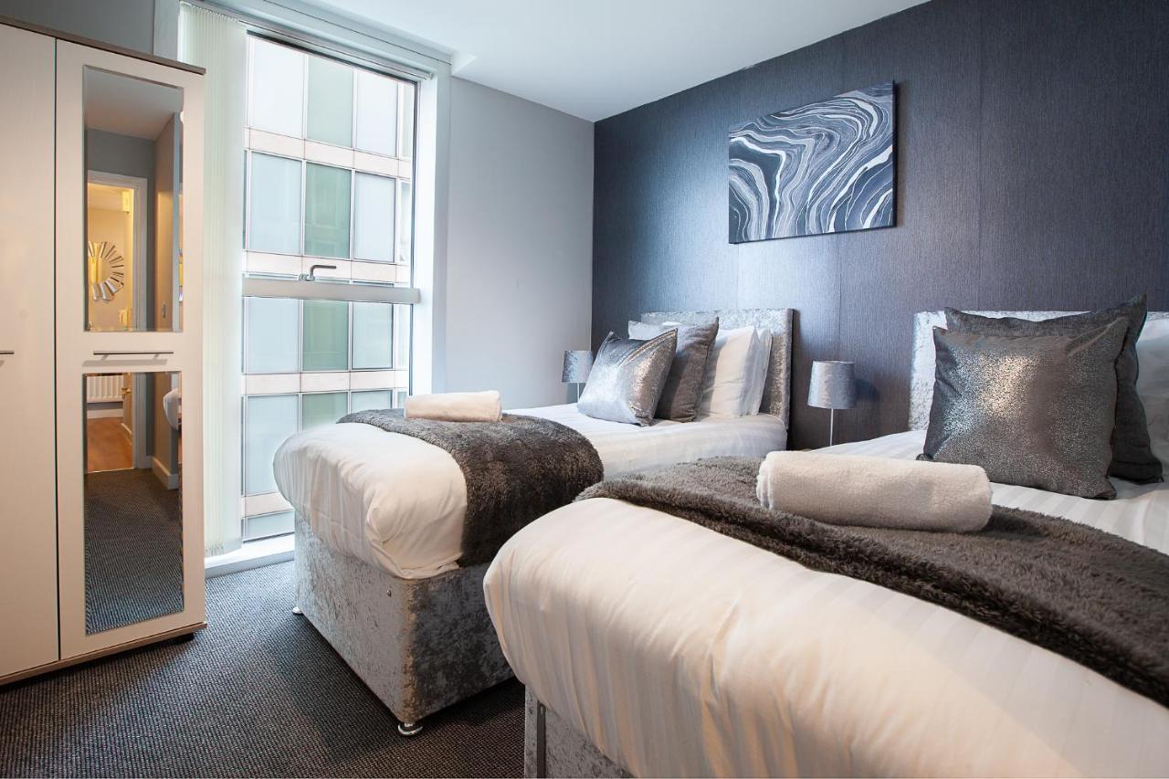 Apartment Smart Stay: 2br With Parking Milton Keynes