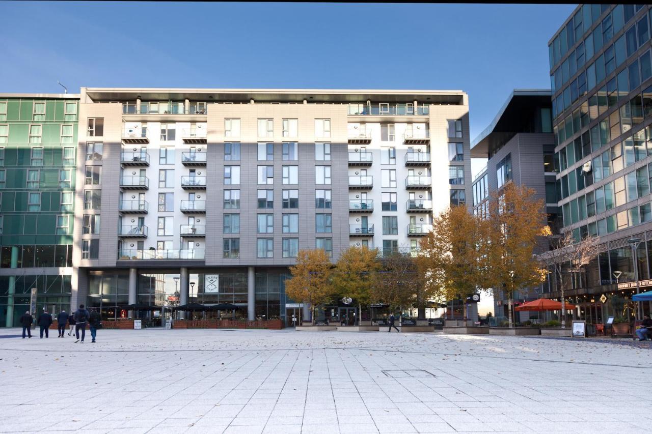 Apartment Smart Stay: 2br With Parking Milton Keynes